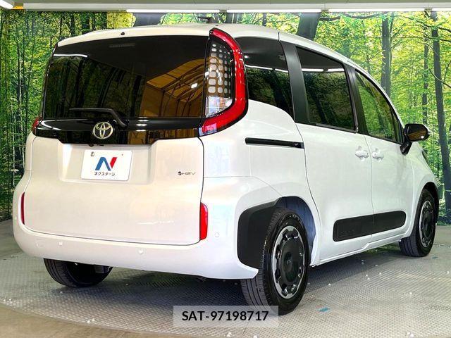 Toyota SIENTA 2026-04 8132372-18