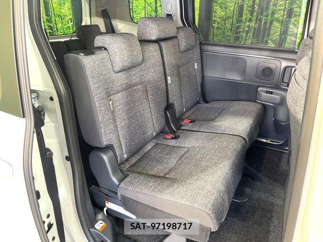 Toyota SIENTA 2026-04 8132372-7