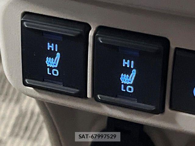 Toyota SIENTA 2023-08 8146686-5