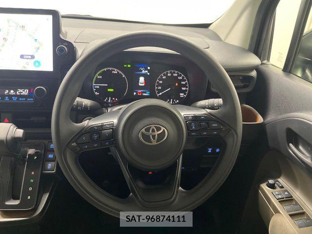 Toyota SIENTA 2023-06 8146691-13