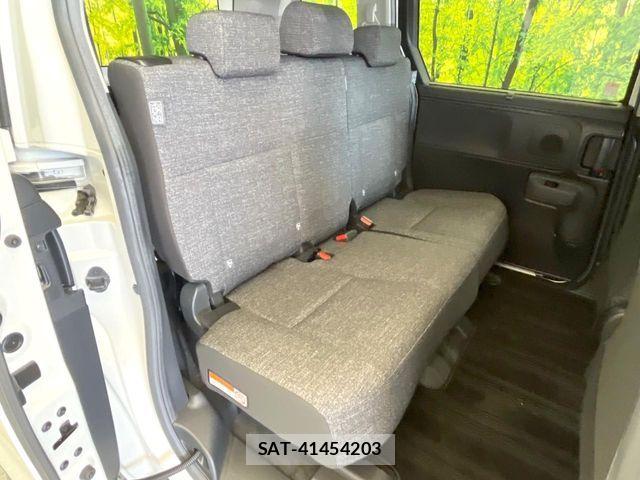 Toyota SIENTA 2023-05 8146689-8