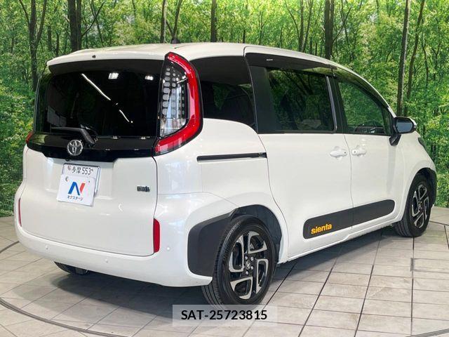 Toyota SIENTA 2022-08 8146690-16