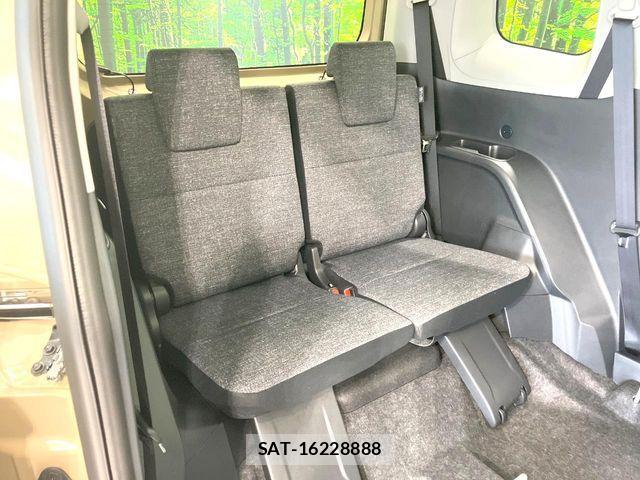 Toyota SIENTA 2026-05 8210184-9