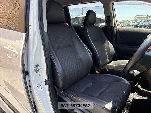 Toyota SIENTA 2018-08 8210204-9