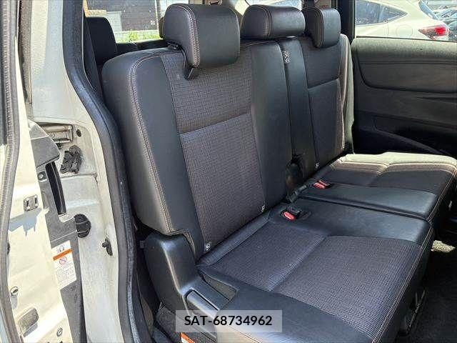 Toyota SIENTA 2018-08 8210204-10