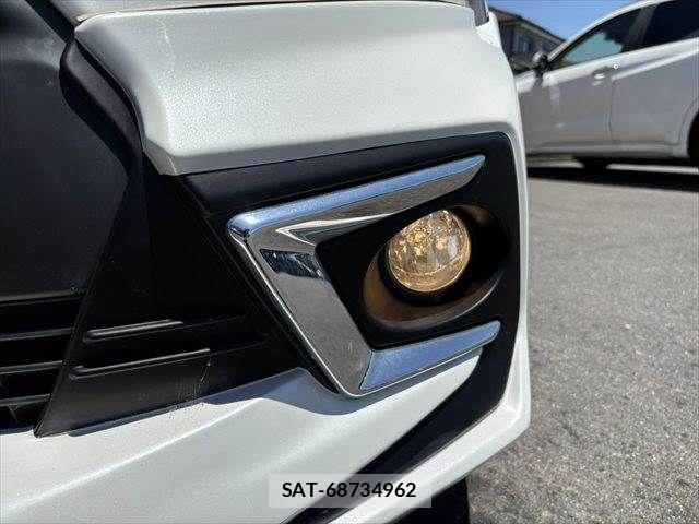 Toyota SIENTA 2018-08 8210204-14