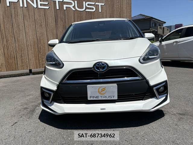 Toyota SIENTA 2018-08 8210204-16