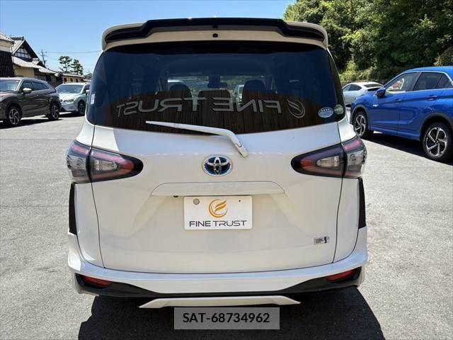 Toyota SIENTA 2018-08 8210204-20