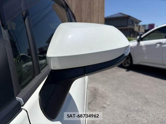 Toyota SIENTA 2018-08 8210204-27