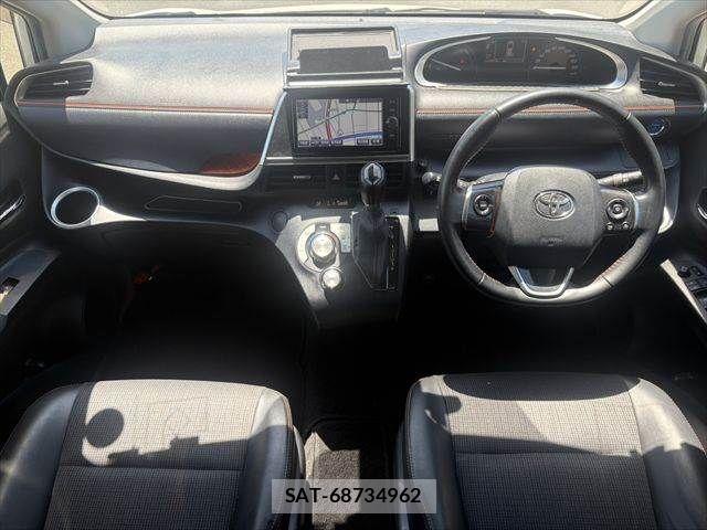 Toyota SIENTA 2018-08 8210204-2