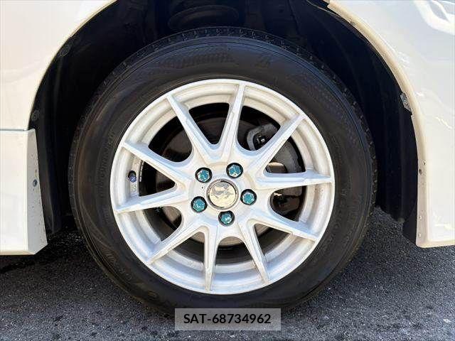 Toyota SIENTA 2018-08 8210204-29