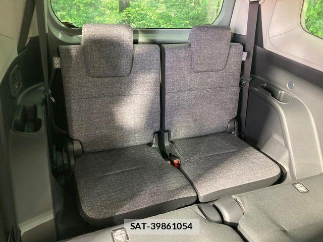 Toyota SIENTA 2023-08 8210196-9