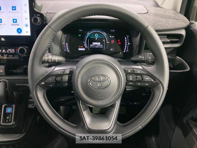 Toyota SIENTA 2023-08 8210196-11