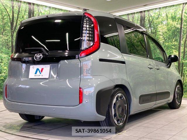 Toyota SIENTA 2023-08 8210196-17