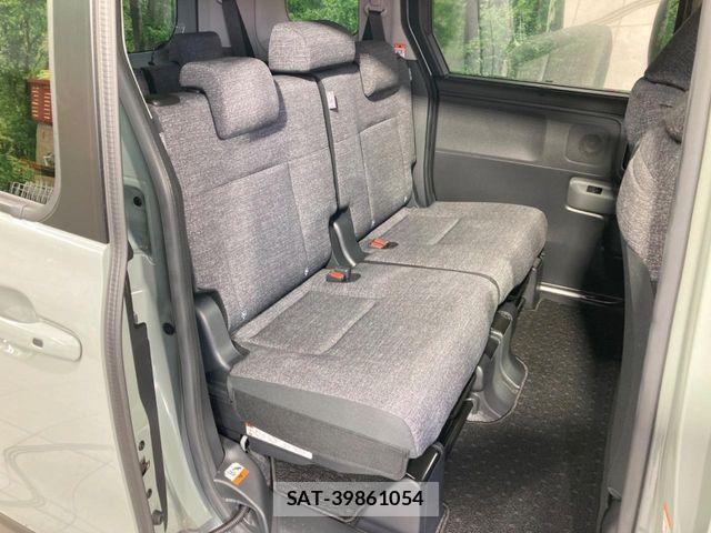 Toyota SIENTA 2023-08 8210196-8