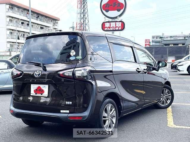 Toyota SIENTA 2016-05 8210201-2