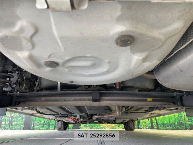 Toyota SIENTA 2017-08 8210199-18