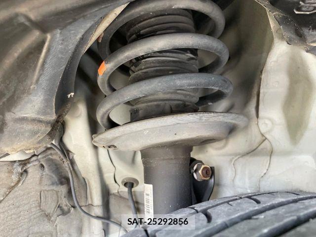 Toyota SIENTA 2017-08 8210199-19