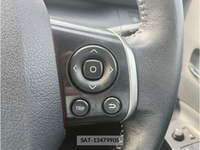Toyota SIENTA 2017-01 8210205-9