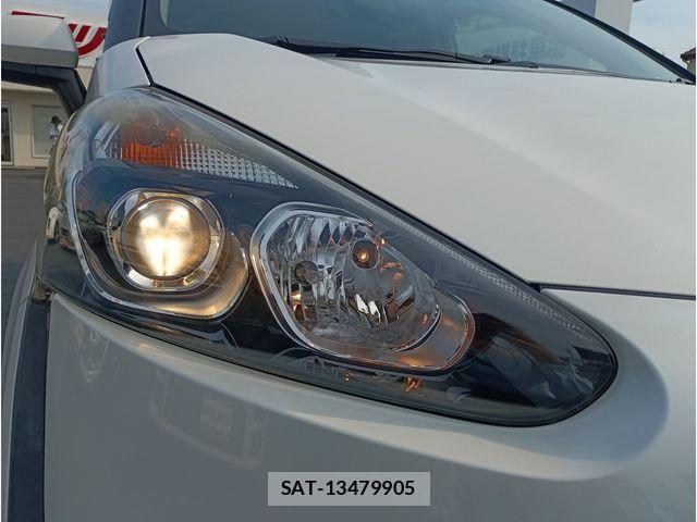Toyota SIENTA 2017-01 8210205-18