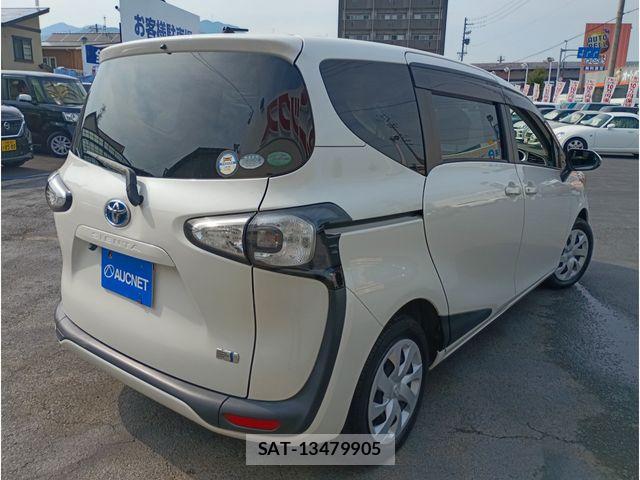 Toyota SIENTA 2017-01 8210205-1