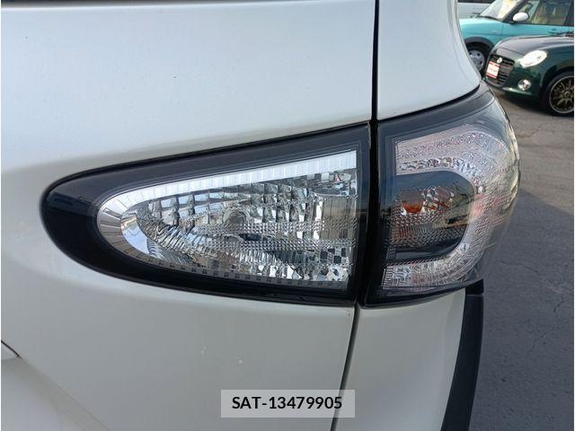 Toyota SIENTA 2017-01 8210205-21