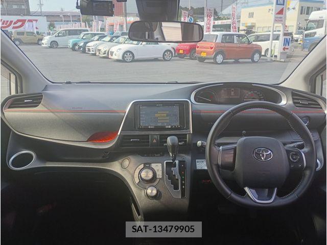 Toyota SIENTA 2017-01 8210205-2