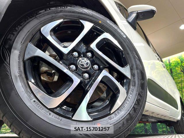 Toyota SIENTA 2022-12 8210195-12