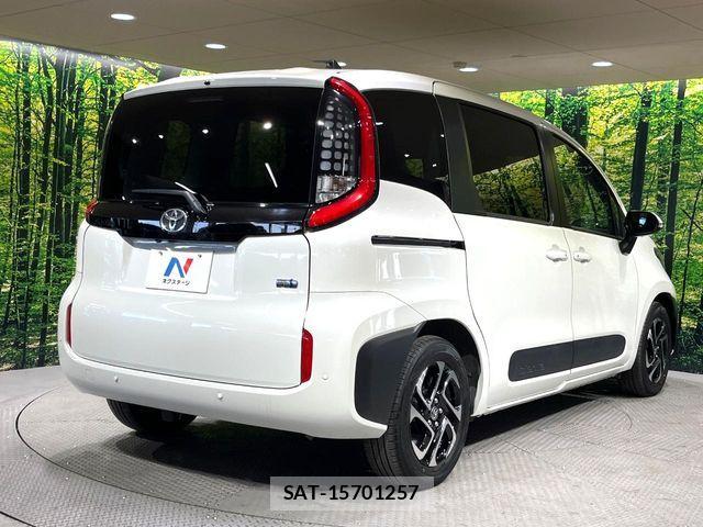 Toyota SIENTA 2022-12 8210195-16