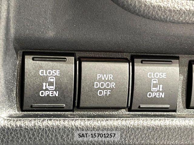 Toyota SIENTA 2022-12 8210195-3