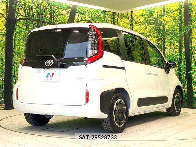 Toyota SIENTA 2026-04 8210183-17