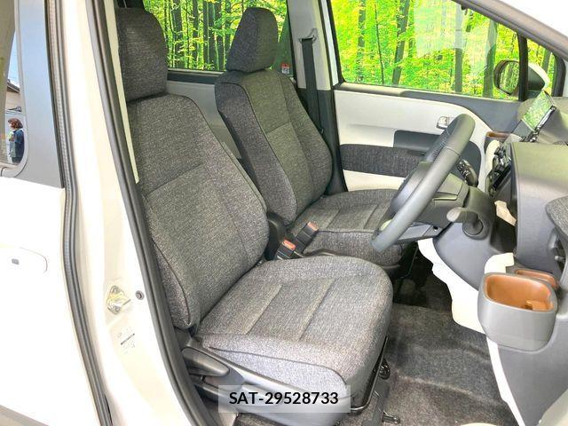Toyota SIENTA 2026-04 8210183-8