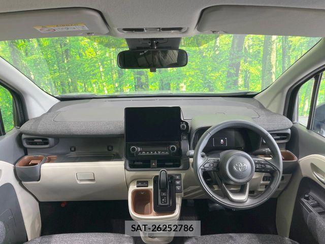 Toyota SIENTA 2024-03 8210193-1