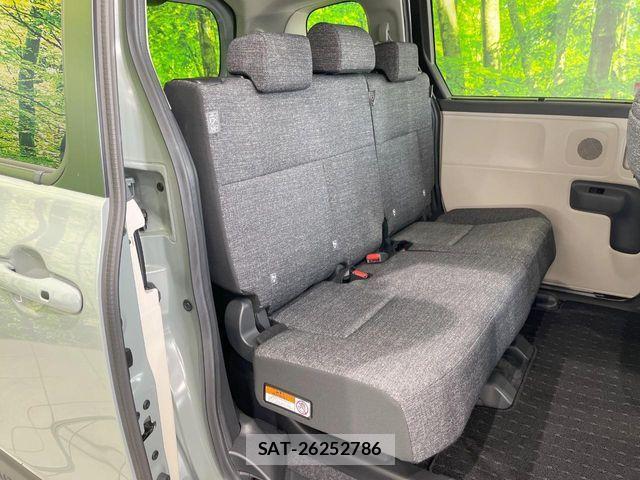 Toyota SIENTA 2024-03 8210193-8