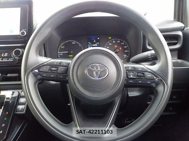 Toyota SIENTA 2023-07 8210200-16