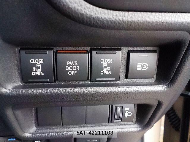 Toyota SIENTA 2023-07 8210200-17