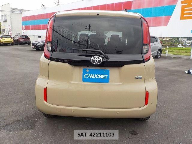 Toyota SIENTA 2023-07 8210200-6