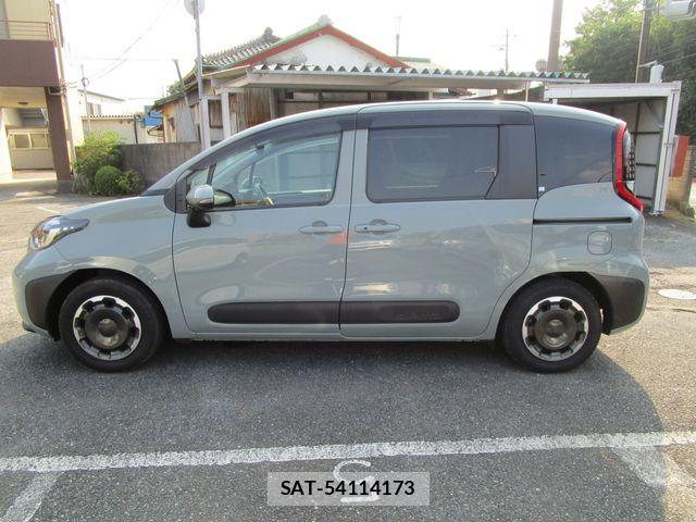 Toyota SIENTA 2023-01 8210194-4