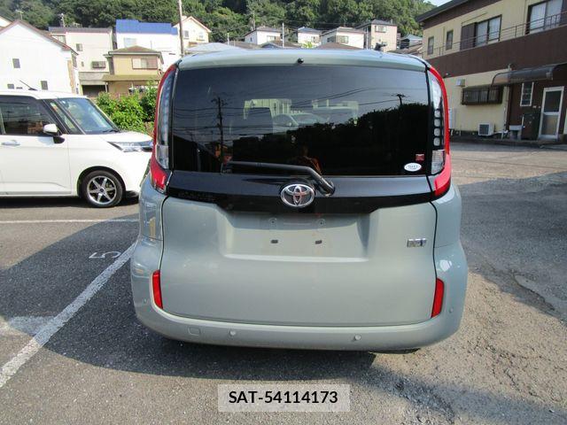 Toyota SIENTA 2023-01 8210194-6