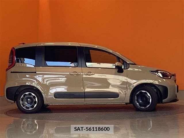 Toyota SIENTA 2026-05 8210181-13