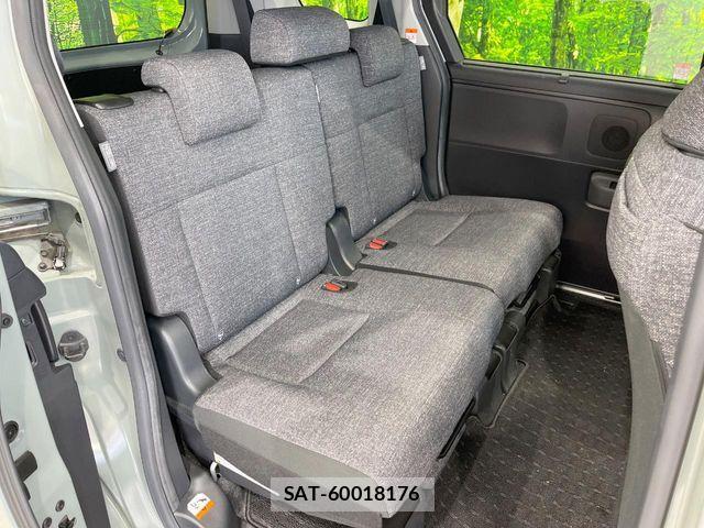 Toyota SIENTA 2023-05 8210188-8