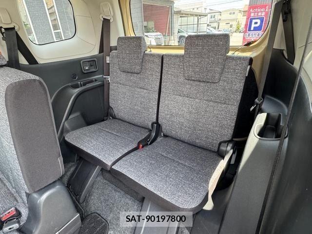 Toyota SIENTA 2022-09 8210197-10