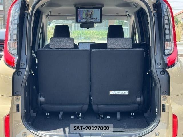 Toyota SIENTA 2022-09 8210197-11