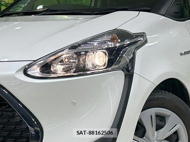 Toyota SIENTA 2018-09 8210198-12