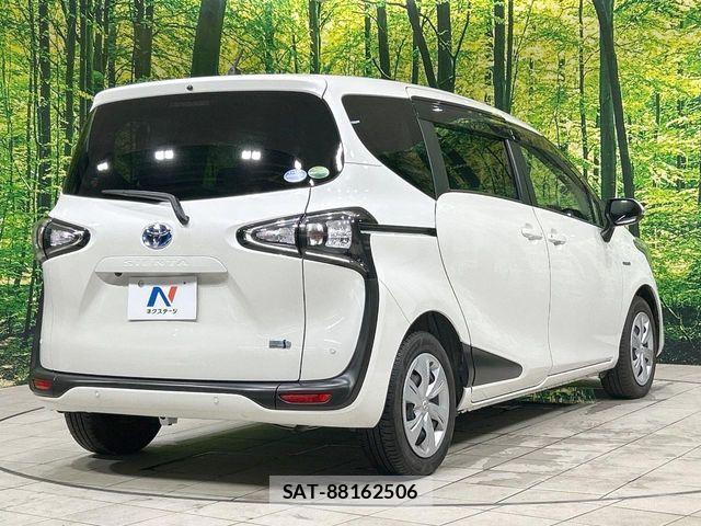 Toyota SIENTA 2018-09 8210198-16