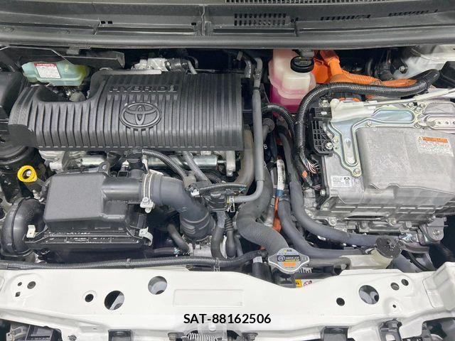 Toyota SIENTA 2018-09 8210198-17