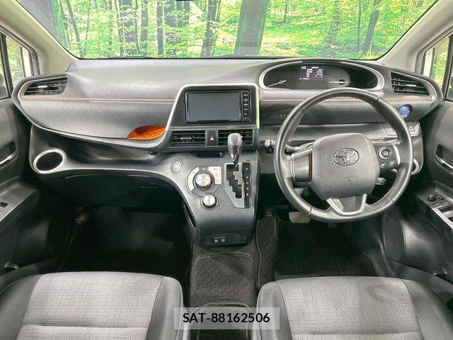 Toyota SIENTA 2018-09 8210198-1