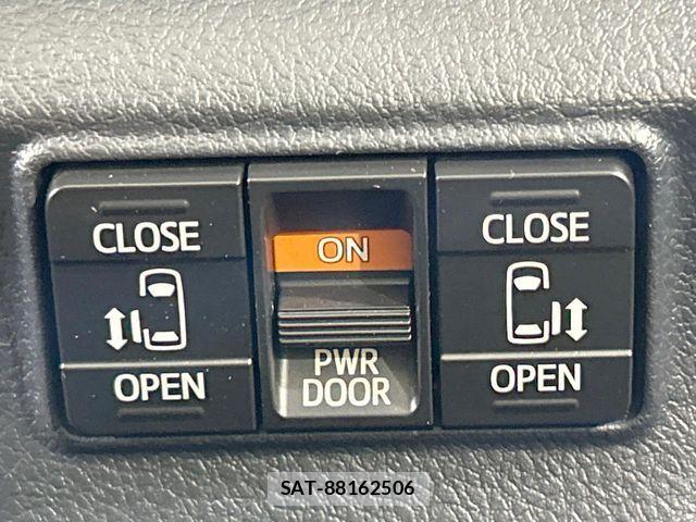 Toyota SIENTA 2018-09 8210198-4