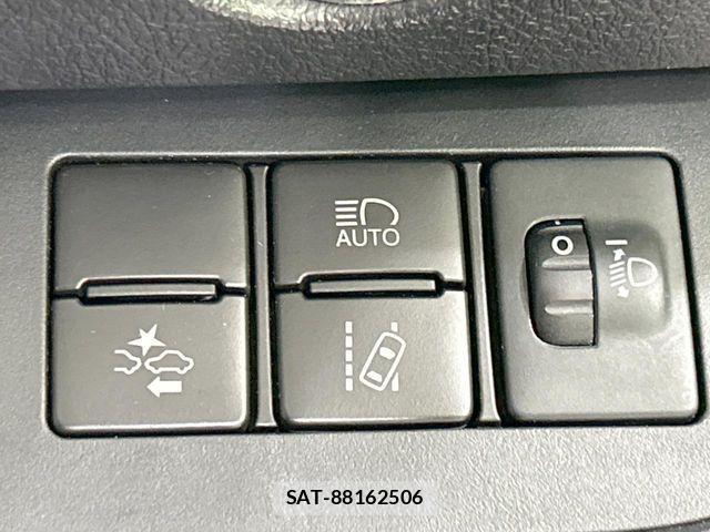 Toyota SIENTA 2018-09 8210198-5