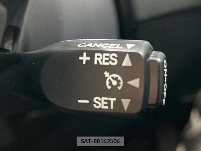 Toyota SIENTA 2018-09 8210198-6